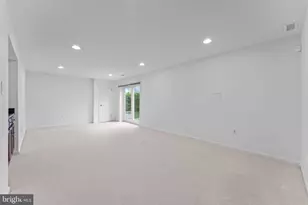 8952 Kenilworth Dr, Burke, VA 22015 - Photo 49