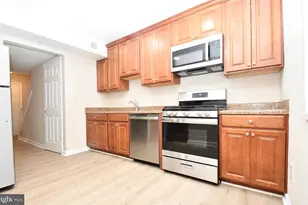 5104 Arrit Ct, Burke, VA 22015 - Photo 3
