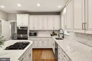 5841 Saddle Downs Pl, Centreville, VA 20120 - Photo 5
