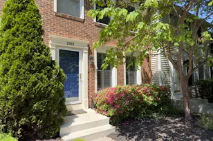 2922 Bridgehampton Ct, Falls Church, VA 22042 - Photo 3
