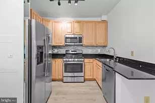 1641 International Dr, McLean, VA 22102 - Photo 3