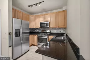 1641 International Dr, McLean, VA 22102 - Photo 3