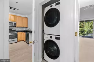 1641 International Dr, McLean, VA 22102 - Photo 21