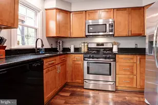 7832 Gum Springs Village Dr, Alexandria, VA 22306 - Photo 11