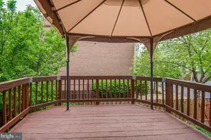 7832 Gum Springs Village Dr, Alexandria, VA 22306 - Photo 15