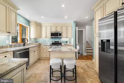 914 Waynewood Boulevard, Alexandria, VA 22308 - Photo 5