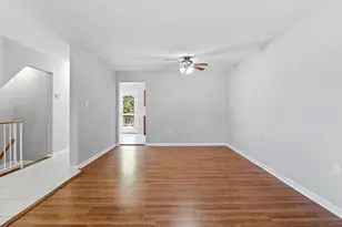 14219 Heritage Crossing Ln, Centreville, VA 20120 - Photo 5