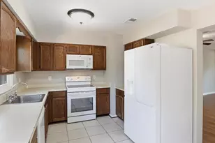 14219 Heritage Crossing Ln, Centreville, VA 20120 - Photo 13