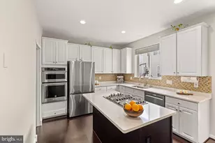 12957 Wood Cres Cir, Herndon, VA 20171 - Photo 15