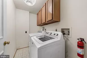 7449 Hatherleigh Ct, Alexandria, VA 22315 - Photo 21
