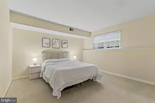 12346 Field Lark Ct, Fairfax, VA 22033 - Photo 21