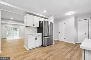 7937 Bethelen Woods Ln, Springfield, VA 22153 - Photo 15