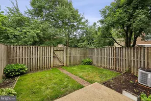 7937 Bethelen Woods Ln, Springfield, VA 22153 - Photo 33