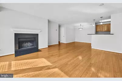3175 Summit Square Drive #5-E12, Oakton, VA 22124 - Photo 9
