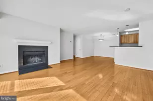 3175 Summit Square Dr, Oakton, VA 22124 - Photo 9