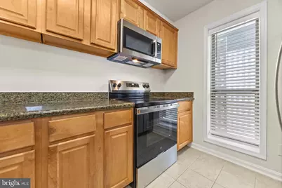 3175 Summit Square Drive #5-E12, Oakton, VA 22124 - Photo 3