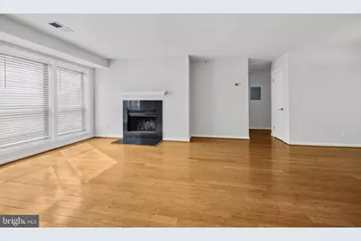 3175 Summit Square Drive #5-E12, Oakton, VA 22124 - Photo 3