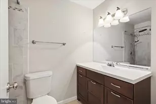 1637 Parkcrest Cir, Reston, VA 20190 - Photo 9