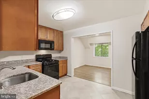 1637 Parkcrest Cir, Reston, VA 20190 - Photo 7