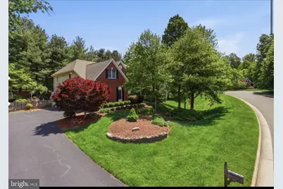 11514 Seneca Woods Court, Great Falls, VA 22066 - Photo 5