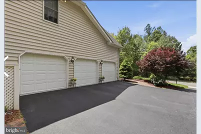11514 Seneca Woods Court, Great Falls, VA 22066 - Photo 3