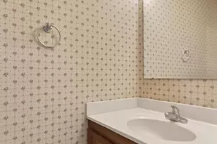 7403 Houndsbury Ct, Alexandria, VA 22315 - Photo 11