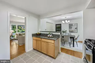 6211 Colmac Dr, Falls Church, VA 22044 - Photo 25