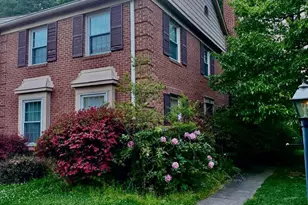 8002 Bethelen Woods Ln, Springfield, VA 22153 - Photo 1