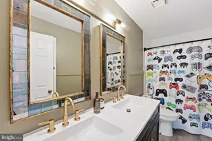 6565 Palisades Dr, Centreville, VA 20121 - Photo 29