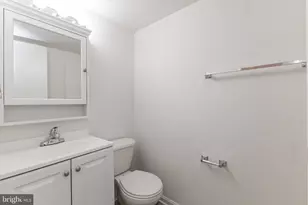 1183 Autumnhaze Ct, Herndon, VA 20170 - Photo 5