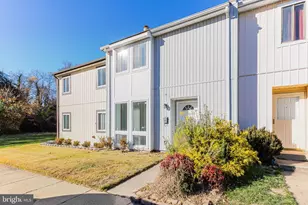 1024 Queens Ct, Herndon, VA 20170 - Photo 3