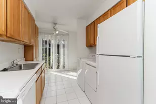 12174 Sanibel Ct, Reston, VA 20191 - Photo 11
