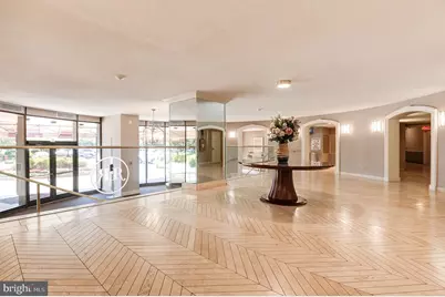 8370 Greensboro Drive #211, McLean, VA 22102 - Photo 3