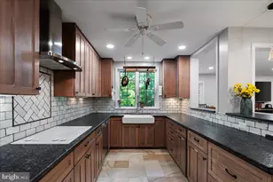 4903 Chantery Ct, Fairfax, VA 22032 - Photo 7