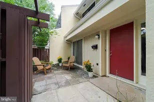 2221 Southgate Square, Reston, VA 20191 - Photo 3