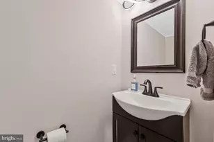 1603 Hiddenbrook Dr, Herndon, VA 20170 - Photo 23