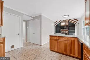 1603 Hiddenbrook Dr, Herndon, VA 20170 - Photo 7