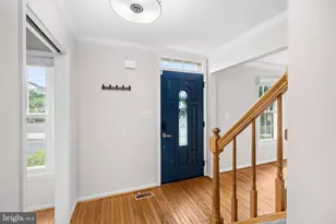9597 Burnt Oak Dr, Fairfax Station, VA 22039 - Photo 3