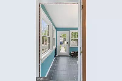 5834 Edgehill Drive, Alexandria, VA 22303 - Photo 9