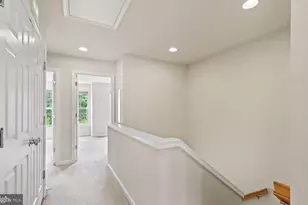 9653 Pullman Pl, Fairfax, VA 22031 - Photo 11