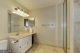 1118 Challedon Rd, Great Falls, VA 22066 - Photo 15