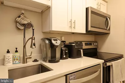 1808 Old Meadow Road #215, McLean, VA 22102 - Photo 5