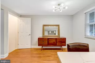 8254 Burning Forest Ct, Springfield, VA 22153 - Photo 7