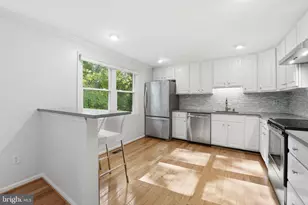 2961 Ellenwood Dr, Fairfax, VA 22031 - Photo 3