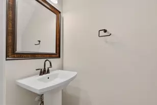 6055 Wicker Ln, Centreville, VA 20121 - Photo 17