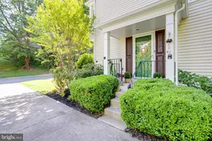 10582 Reed's Landing Cir, Burke, VA 22015 - Photo 35