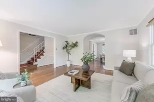 3195 Stonehurst Dr, Fairfax, VA 22031 - Photo 5