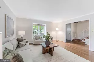 3195 Stonehurst Dr, Fairfax, VA 22031 - Photo 7