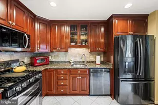 6813 Landor Ln, Springfield, VA 22152 - Photo 17