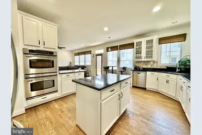 5643 Tower Hill Circle, Alexandria, VA 22315 - Photo 9